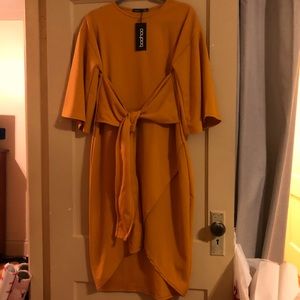 NEW WITH TAGS! Mustard yellow boohoo midi dress